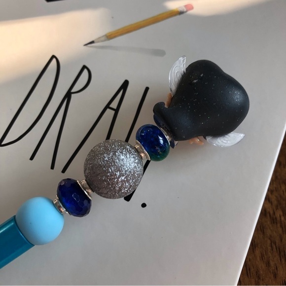 Disney Doorables: Tinker Bell Fairies: SliverMist handmade beaded pen - Picture 3 of 3